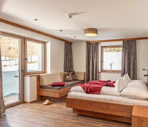 Schöne Träume versprechen die komfortablen Schlafzimmer im Appartement Wohlfühlplatzl im Brandhof Landhaus Ramsau