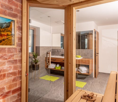 Wellness im eigenen Luxus Appartement mit eigener Sauna & Bergblick